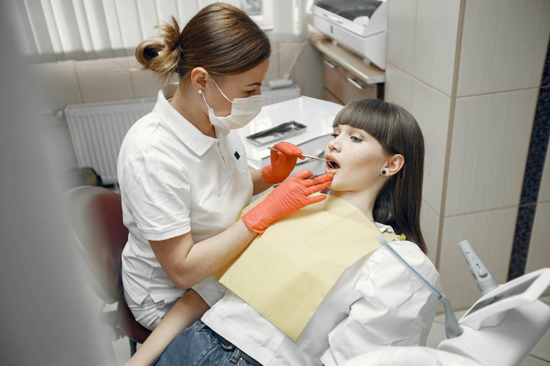 Invisalign Tedavisi Kimler İçin Uygundur?